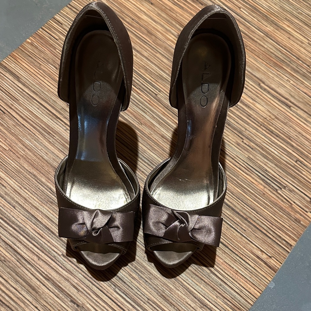 Aldo Champagne colored Bow Peep-Toe Heels